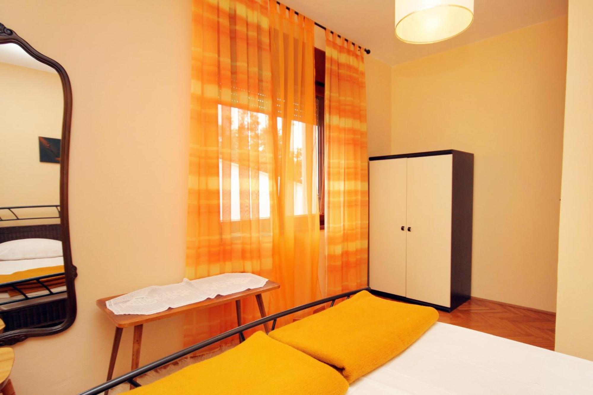 Apartments With A Parking Space Novi Vinodolski - 2423 Номер фото