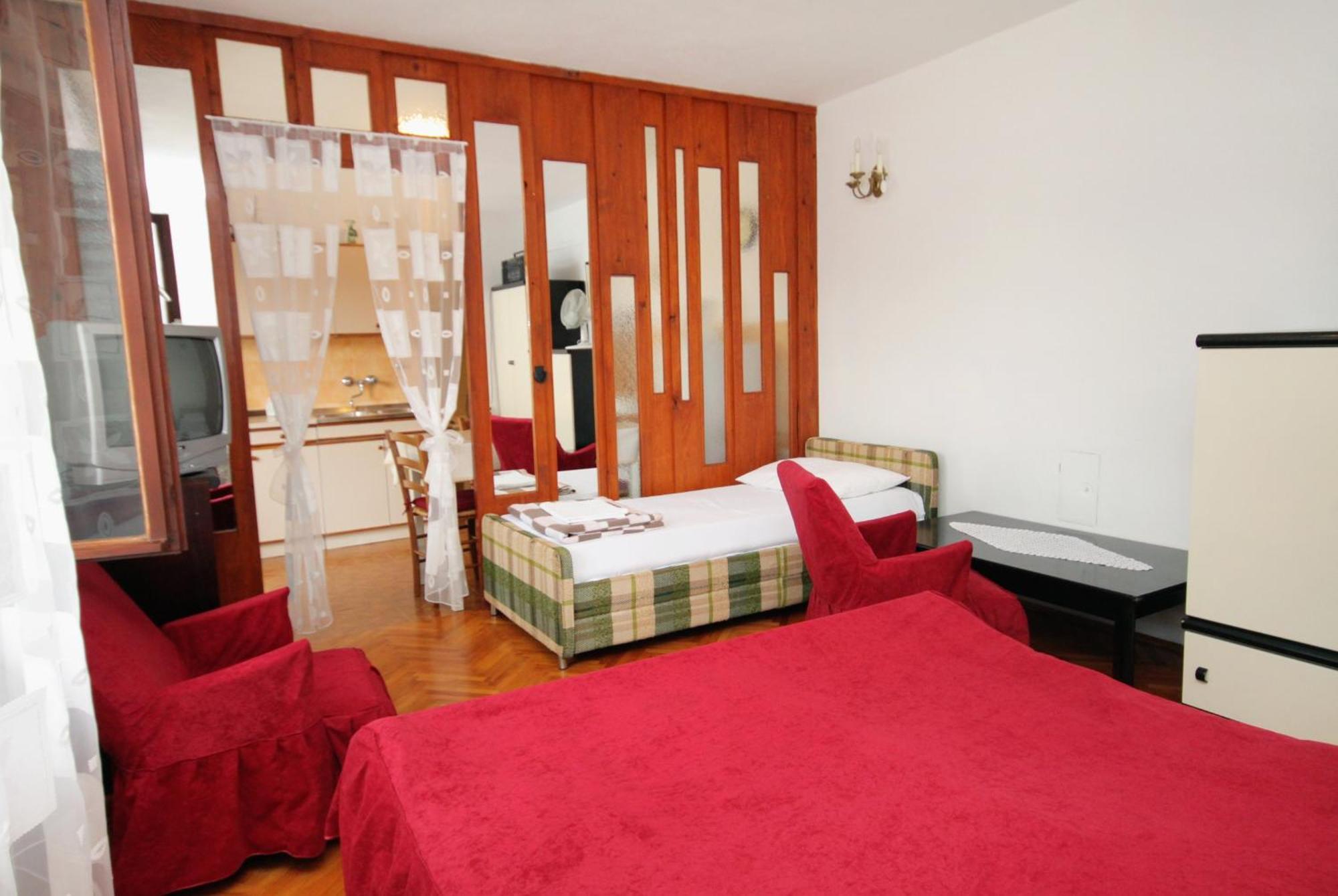 Apartments With A Parking Space Novi Vinodolski - 2423 Номер фото